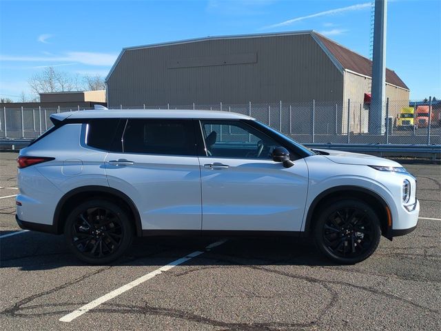 2024 Mitsubishi Outlander SE Black Edition