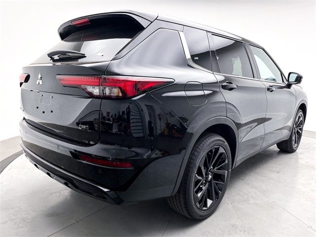 2024 Mitsubishi Outlander SE Black Edition w/Pano Roof