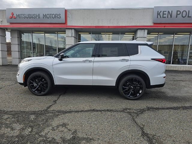 2024 Mitsubishi Outlander SE Black Edition