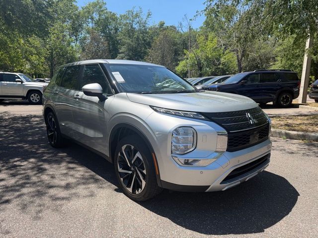 2024 Mitsubishi Outlander SE Black Edition