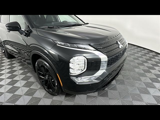 2024 Mitsubishi Outlander SE Black Edition w/Pano Roof