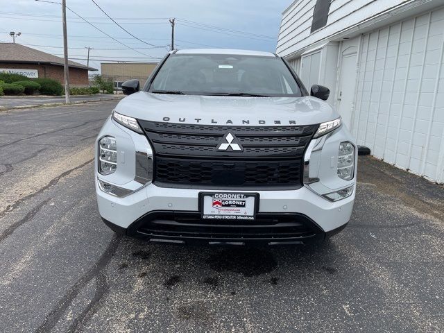 2024 Mitsubishi Outlander SE Black Edition w/Pano Roof