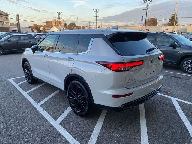 2024 Mitsubishi Outlander SE Black Edition w/Pano Roof