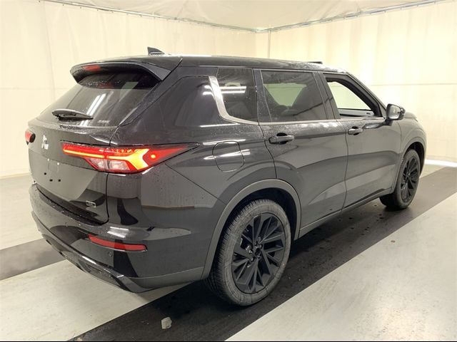 2024 Mitsubishi Outlander SE Black Edition w/Pano Roof