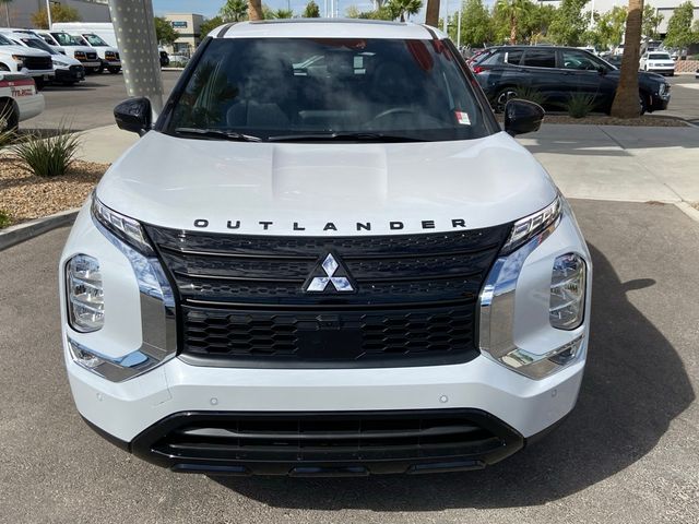 2024 Mitsubishi Outlander SE Black Edition w/Pano Roof