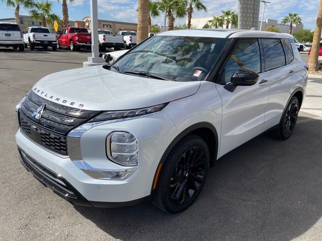 2024 Mitsubishi Outlander SE Black Edition w/Pano Roof