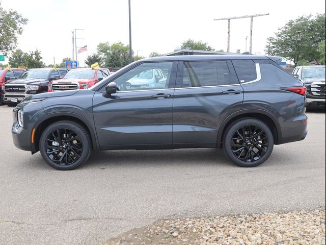 2024 Mitsubishi Outlander SE Black Edition w/Pano Roof