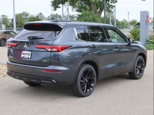 2024 Mitsubishi Outlander SE Black Edition w/Pano Roof