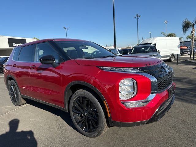 2024 Mitsubishi Outlander SE Black Edition w/Pano Roof