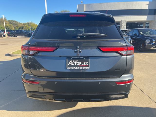 2024 Mitsubishi Outlander SE Black Edition w/Pano Roof