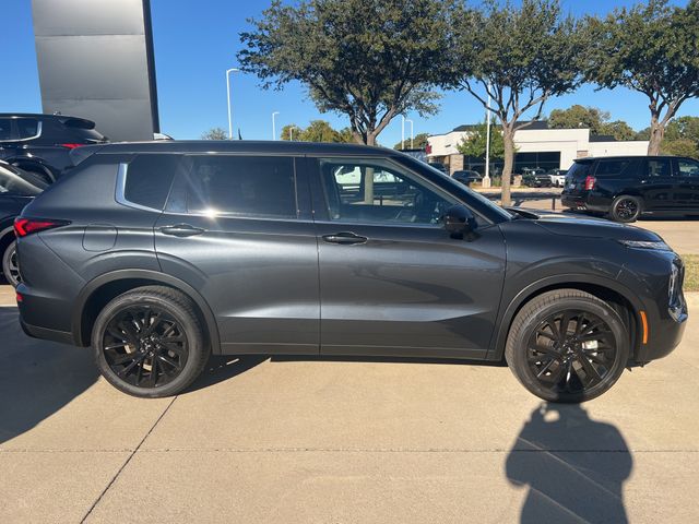 2024 Mitsubishi Outlander SE Black Edition w/Pano Roof