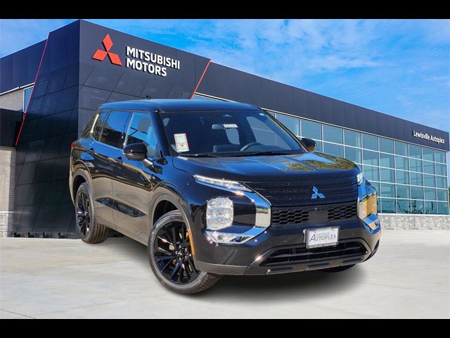 2024 Mitsubishi Outlander SE Black Edition w/Pano Roof