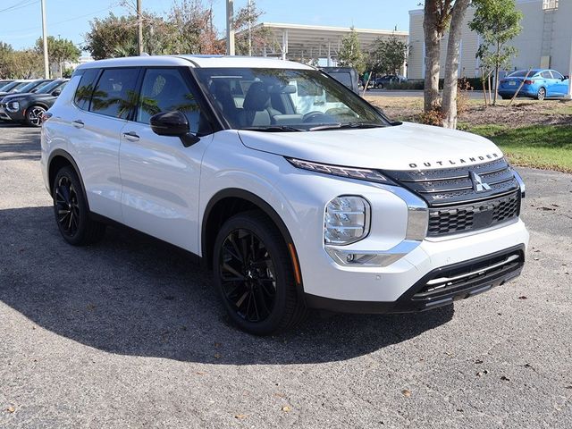 2024 Mitsubishi Outlander SE Black Edition w/Pano Roof