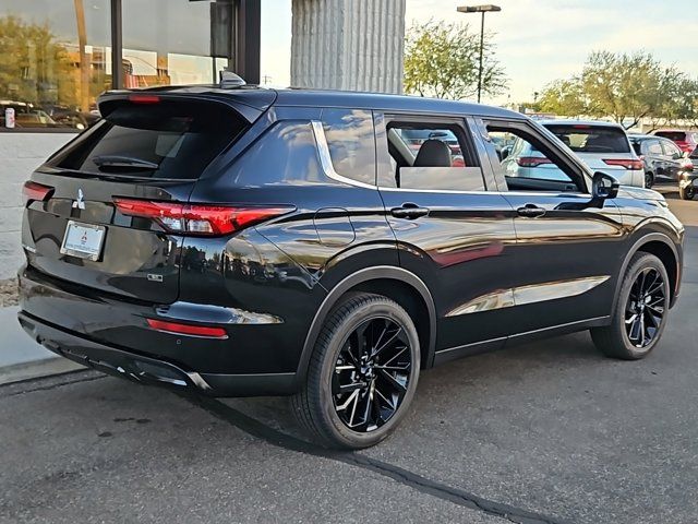 2024 Mitsubishi Outlander SE Black Edition w/Pano Roof