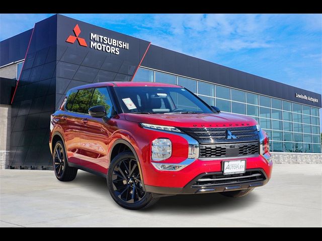 2024 Mitsubishi Outlander SE Black Edition w/Pano Roof