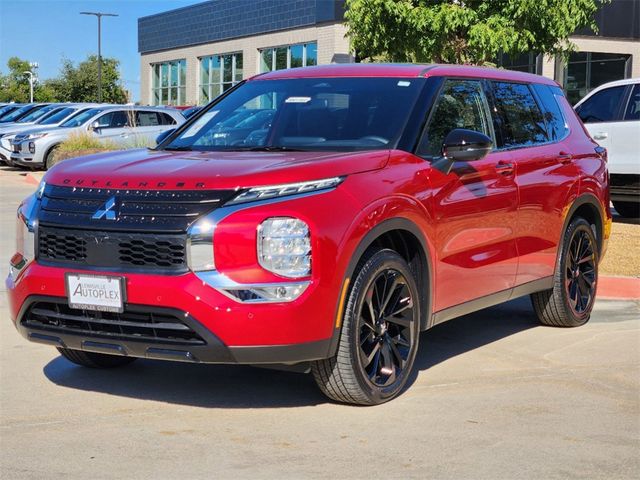 2024 Mitsubishi Outlander SE Black Edition w/Pano Roof