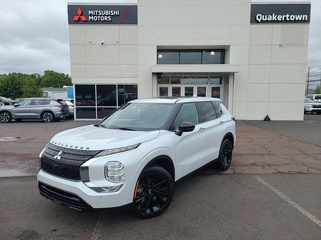 2024 Mitsubishi Outlander SE Black Edition w/Pano Roof