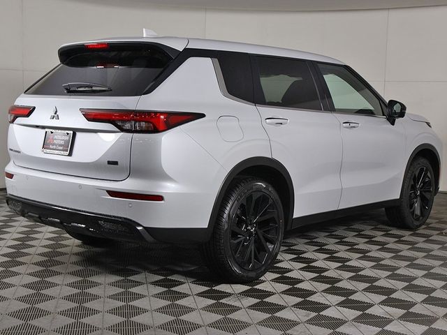 2024 Mitsubishi Outlander SE Black Edition w/Pano Roof