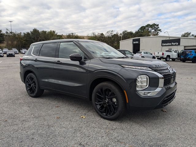 2024 Mitsubishi Outlander SE Black Edition w/Pano Roof