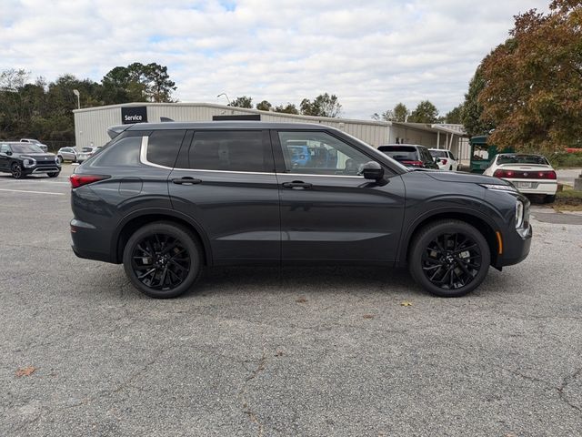 2024 Mitsubishi Outlander SE Black Edition w/Pano Roof