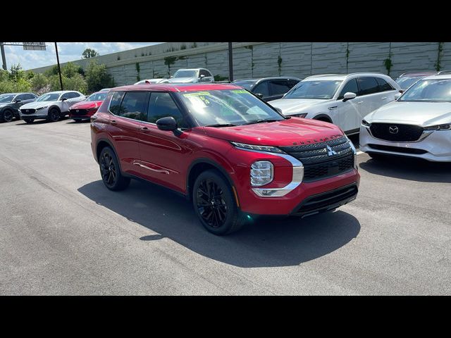 2024 Mitsubishi Outlander SE Black Edition w/Pano Roof