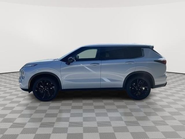 2024 Mitsubishi Outlander SE Black Edition w/Pano Roof