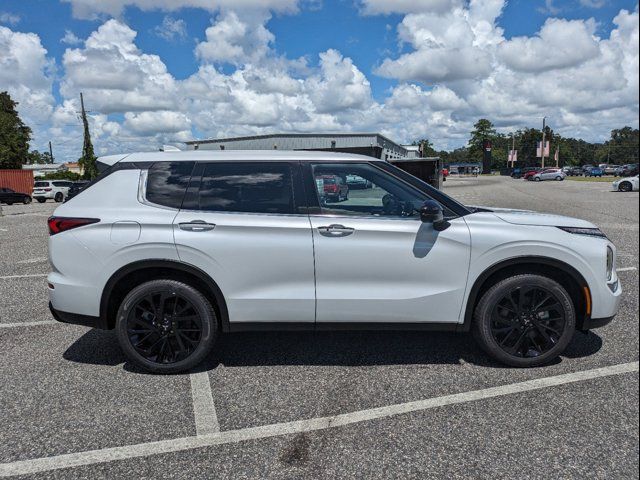 2024 Mitsubishi Outlander SE Black Edition w/Pano Roof