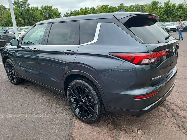 2024 Mitsubishi Outlander SE Black Edition w/Pano Roof