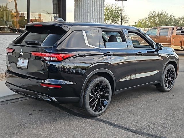 2024 Mitsubishi Outlander SE Black Edition w/Pano Roof