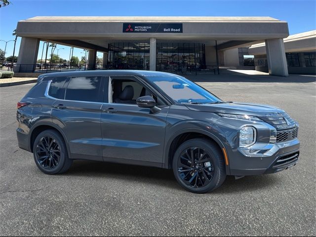 2024 Mitsubishi Outlander SE Black Edition w/Pano Roof