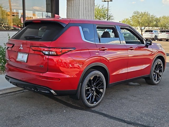 2024 Mitsubishi Outlander SE Black Edition w/Pano Roof