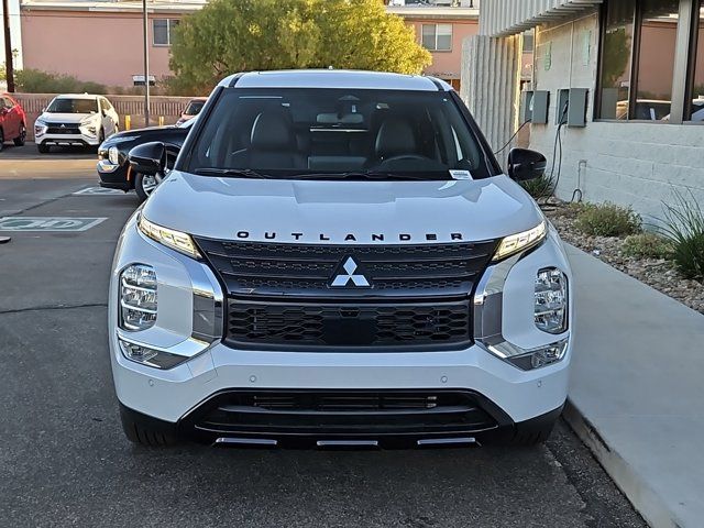 2024 Mitsubishi Outlander SE Black Edition w/Pano Roof