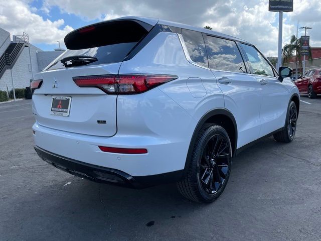 2024 Mitsubishi Outlander SE Black Edition w/Pano Roof