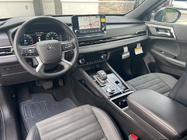 2024 Mitsubishi Outlander SE Black Edition w/Pano Roof