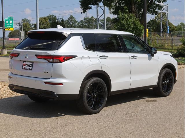 2024 Mitsubishi Outlander SE Black Edition w/Pano Roof