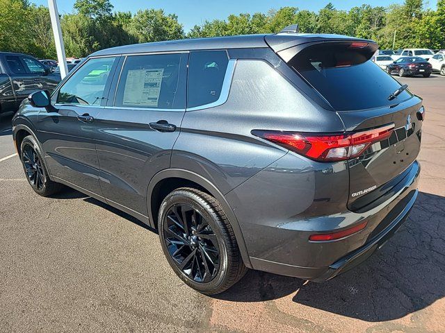 2024 Mitsubishi Outlander SE Black Edition w/Pano Roof