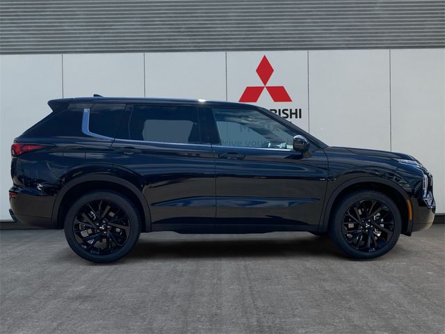 2024 Mitsubishi Outlander SE Black Edition w/Pano Roof