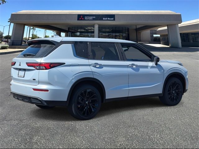 2024 Mitsubishi Outlander SE Black Edition w/Pano Roof