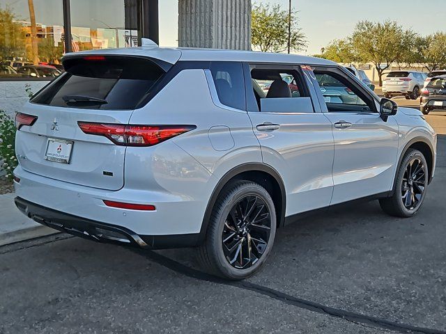 2024 Mitsubishi Outlander SE Black Edition w/Pano Roof