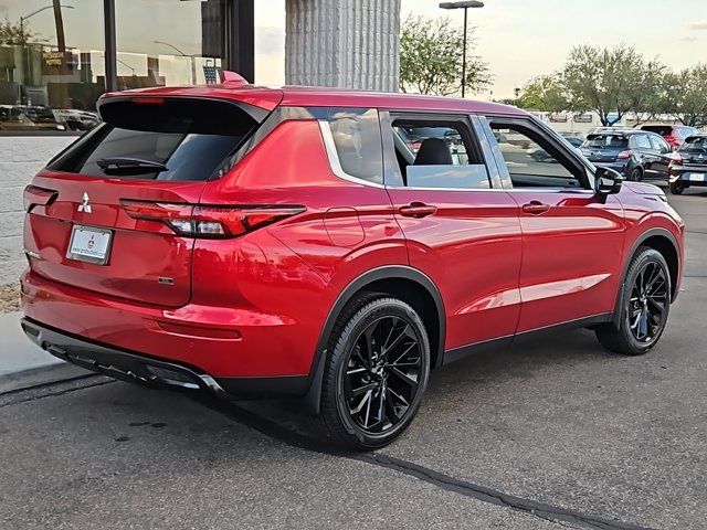 2024 Mitsubishi Outlander SE Black Edition w/Pano Roof