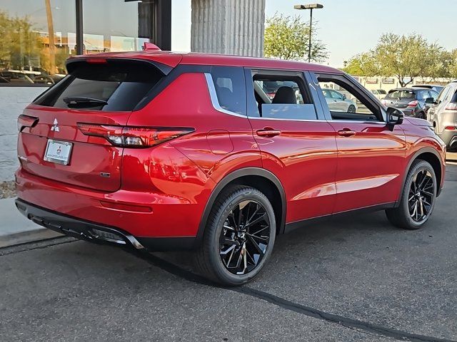 2024 Mitsubishi Outlander SE Black Edition w/Pano Roof