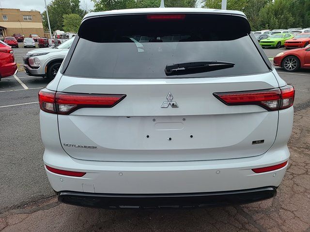 2024 Mitsubishi Outlander SE Black Edition w/Pano Roof