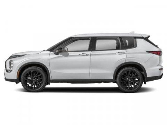 2024 Mitsubishi Outlander SE Black Edition w/Pano Roof