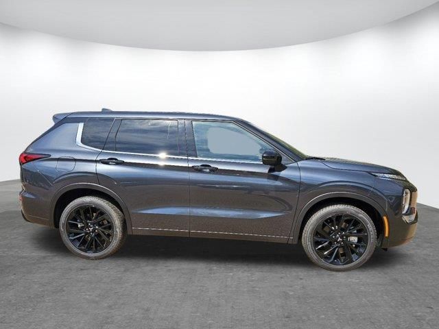 2024 Mitsubishi Outlander SE Black Edition w/Pano Roof