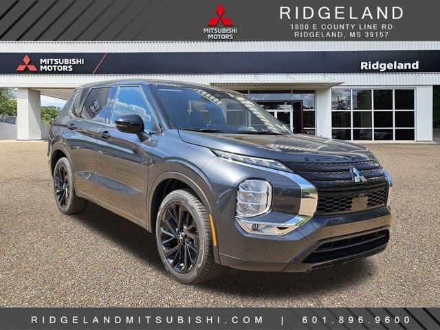 2024 Mitsubishi Outlander SE Black Edition w/Pano Roof