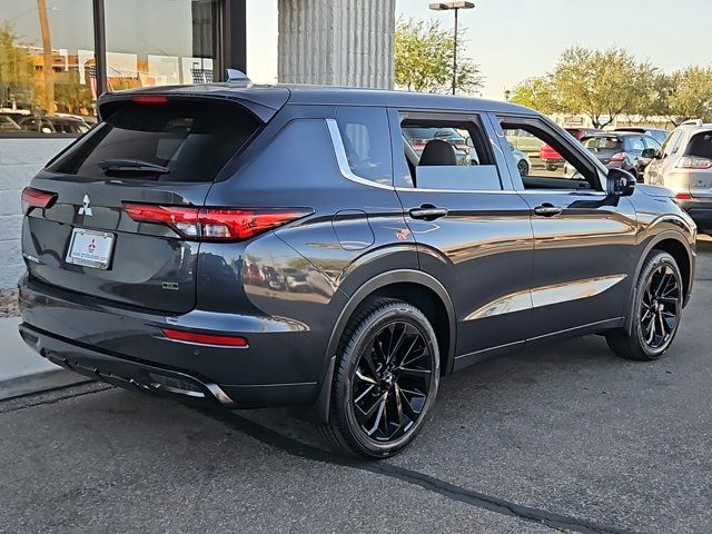 2024 Mitsubishi Outlander SE Black Edition w/Pano Roof