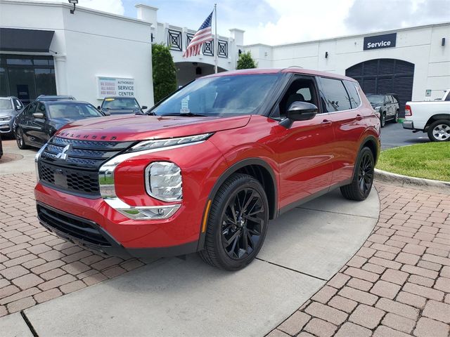 2024 Mitsubishi Outlander SE Black Edition w/Pano Roof