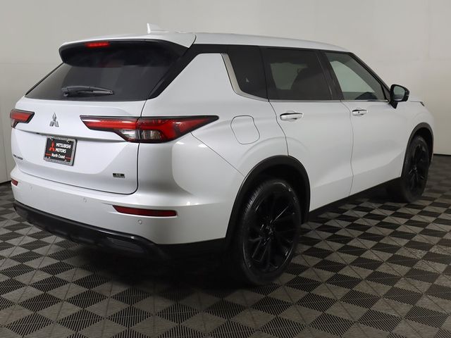 2024 Mitsubishi Outlander SE Black Edition w/Pano Roof