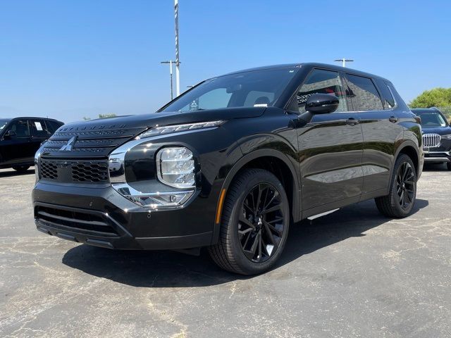 2024 Mitsubishi Outlander SE Black Edition w/Pano Roof