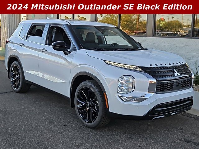 2024 Mitsubishi Outlander SE Black Edition w/Pano Roof